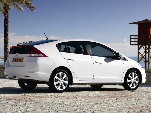 Autoesittely Honda Insight 2009
