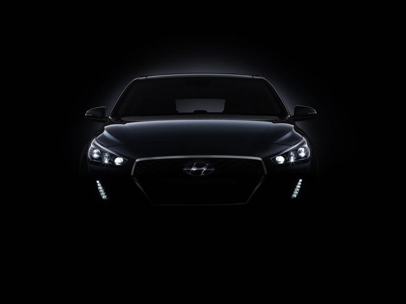 Ensimmäiset vihjailevat kuvat julki - tässä tulee uusi Hyundai i30