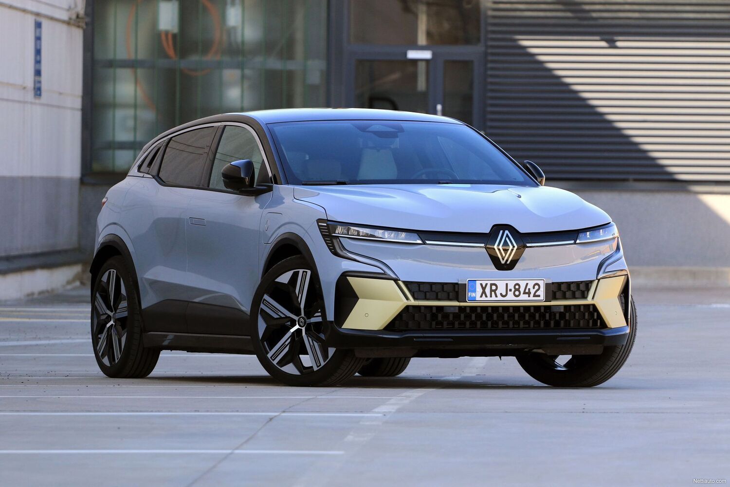 Renault Megane E-tech - sähköinen painos yllättää