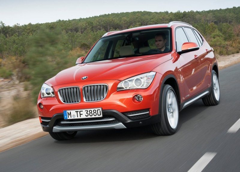 Autoesittely BMW X1 2012