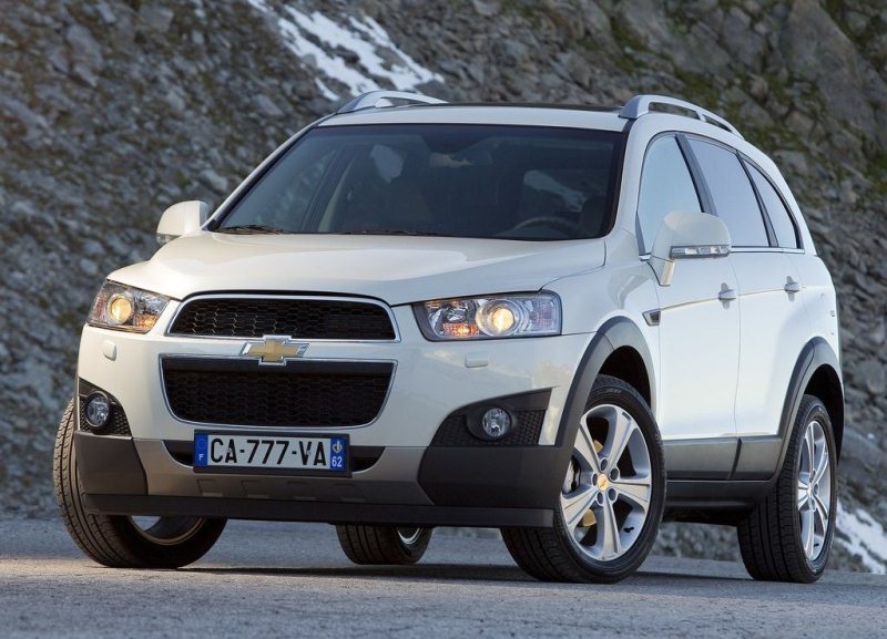 Autoesittely Chevrolet Captiva 2012