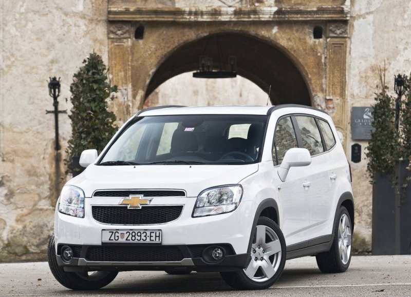 Autoesittely Chevrolet Orlando 2012