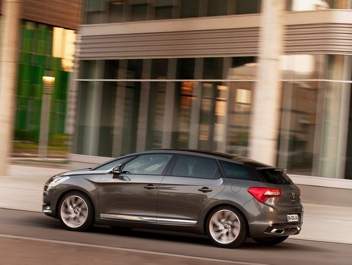 Autoarvio: koeajossa Citroën DS5 1.6 THP 156 So Chic Aut.