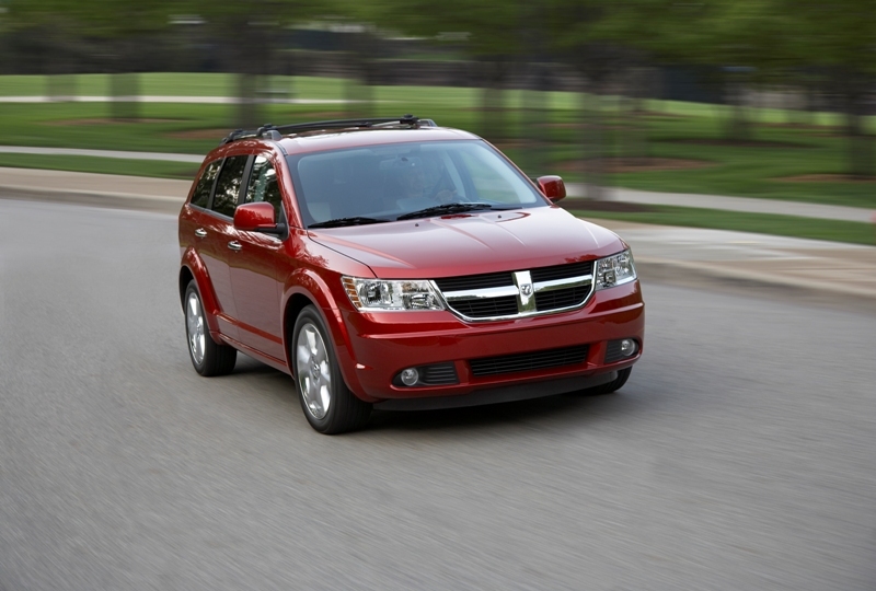 Autoesittely Dodge Journey 2008