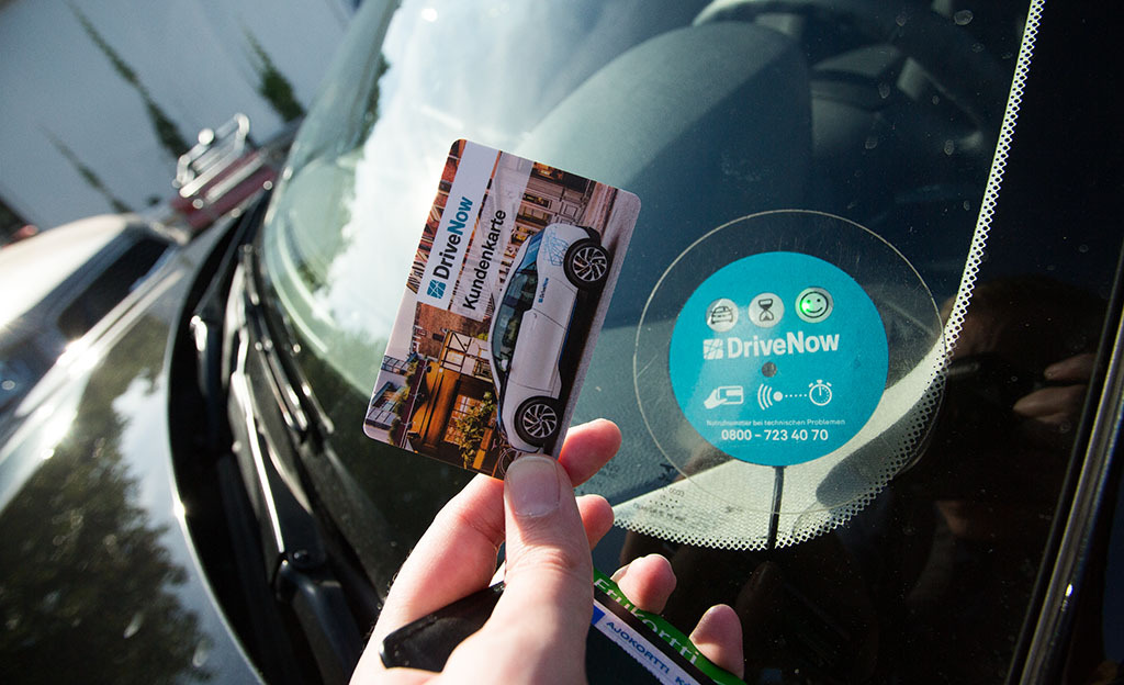 Yhteisk&auml;ytt&ouml;auto DriveNow