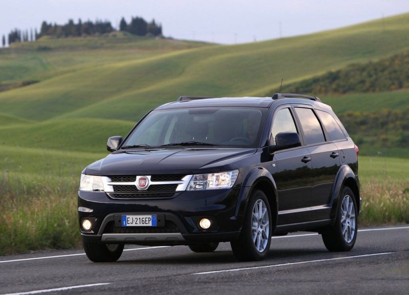 Autoesittely Fiat Freemont (2012)