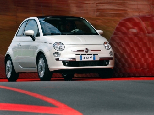 Autoesittely Fiat 500 2008-2011