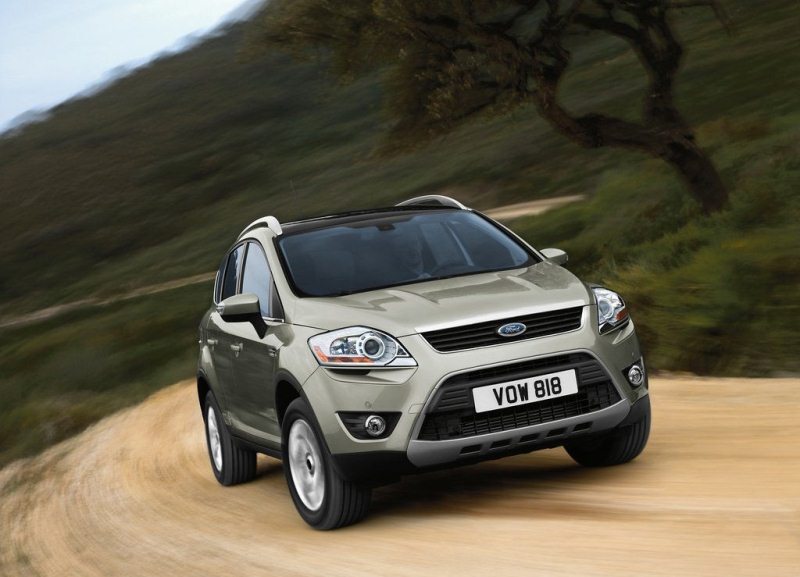 Autoesittely Ford Kuga 2011