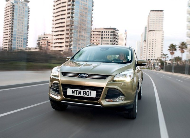 Autoesittely Ford Kuga 2012