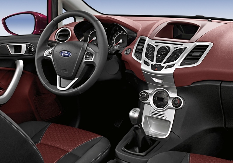 Autoesittely Ford Fiesta (2011)