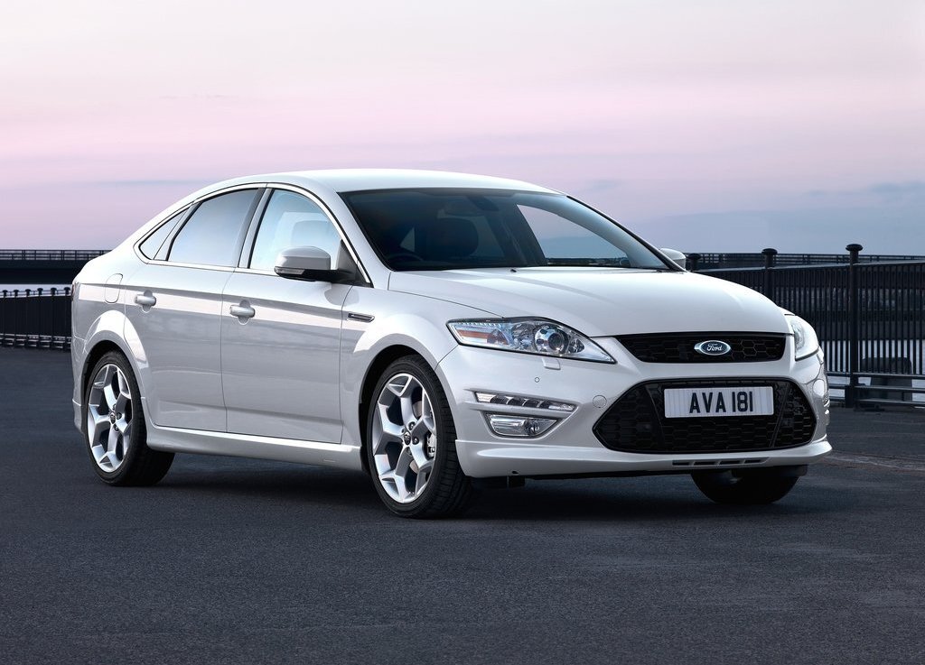 Autoesittely Ford Mondeo (2010)