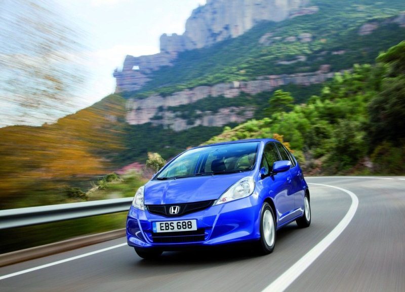 Autoesittely Honda Jazz 2012