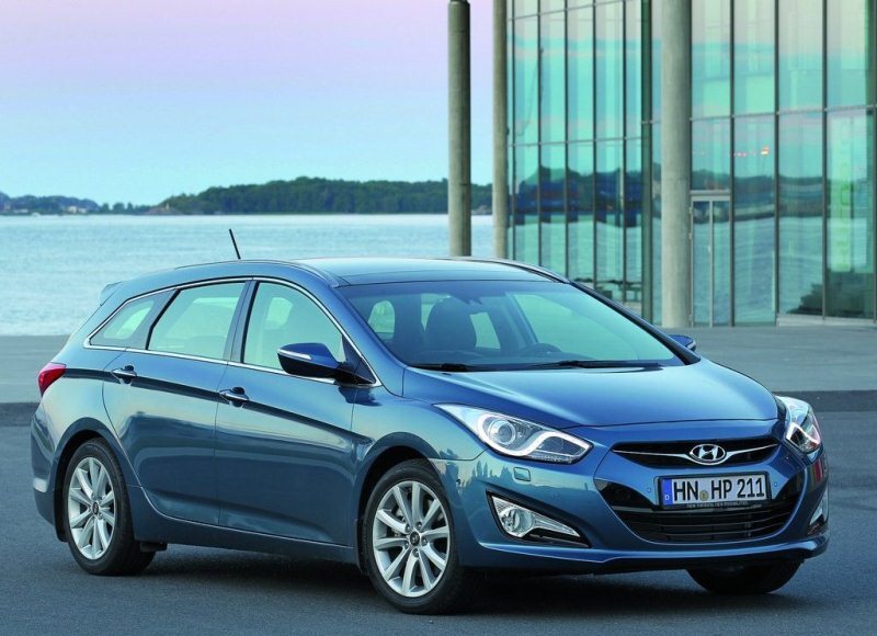 Autoesittely Hyundai i40 2012