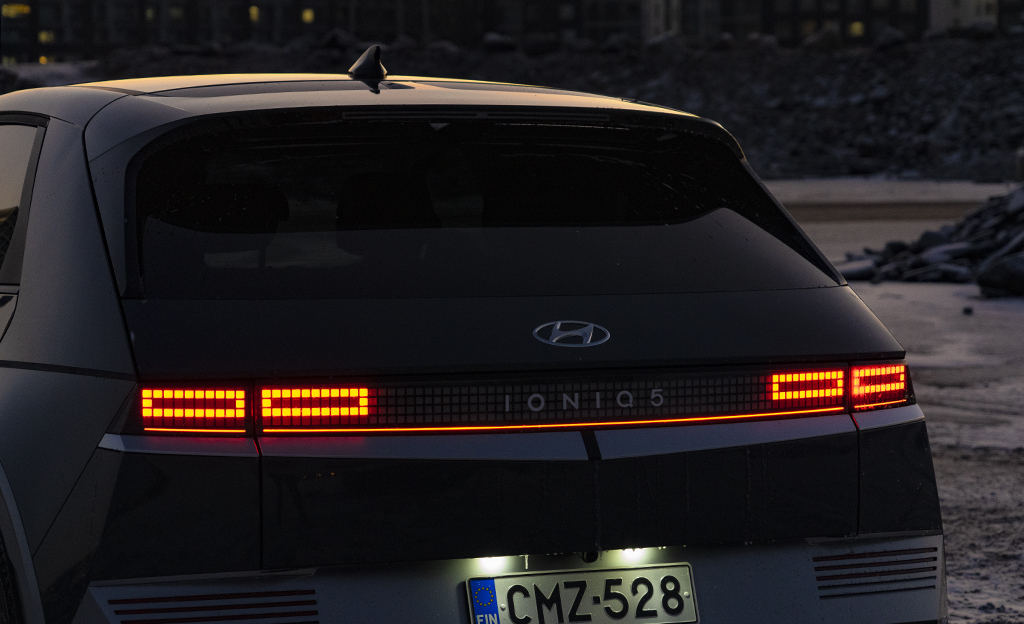 Hyundai IONIQ 5 takavalot