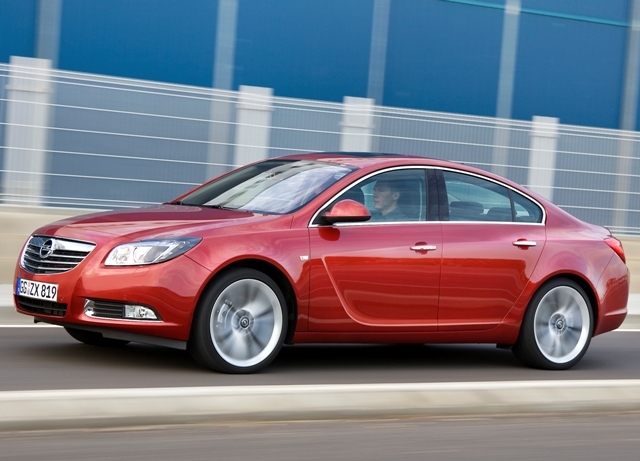 Autoesittely Opel Insignia 2009