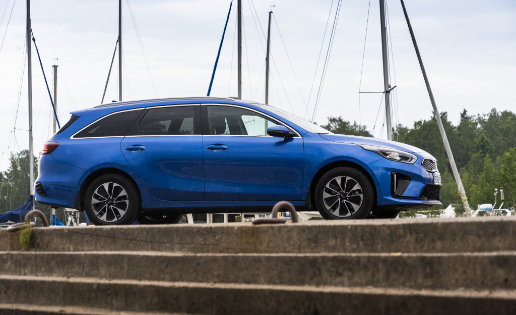 Uusi Kia Ceed PHEV
