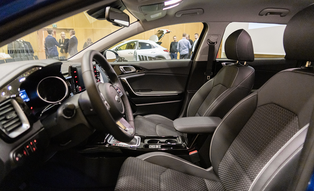 Kia Ceed SW pistokehybridi