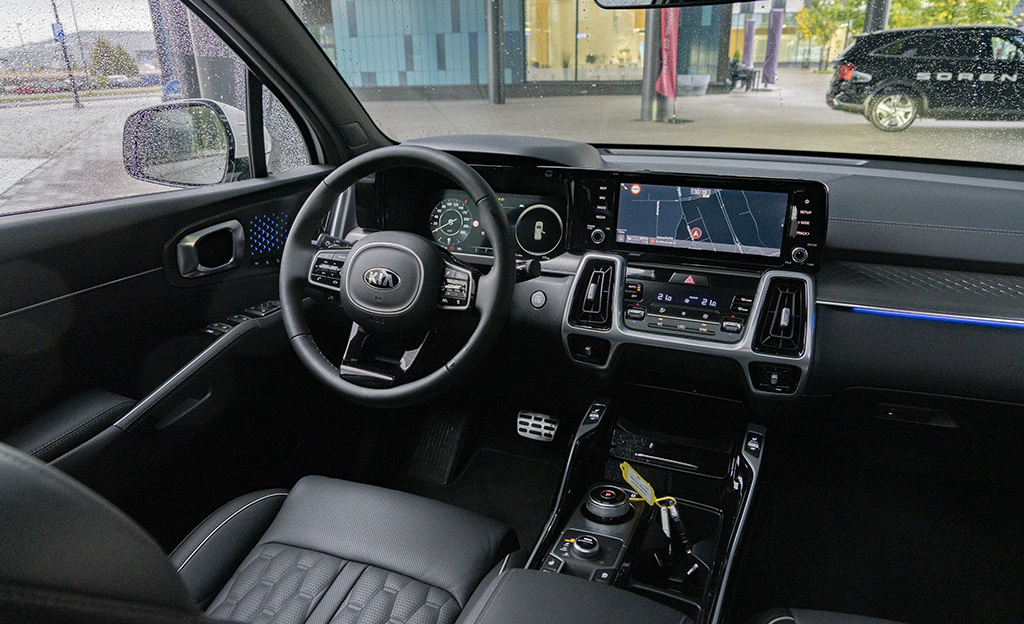 Kia Sorento ohjaamo