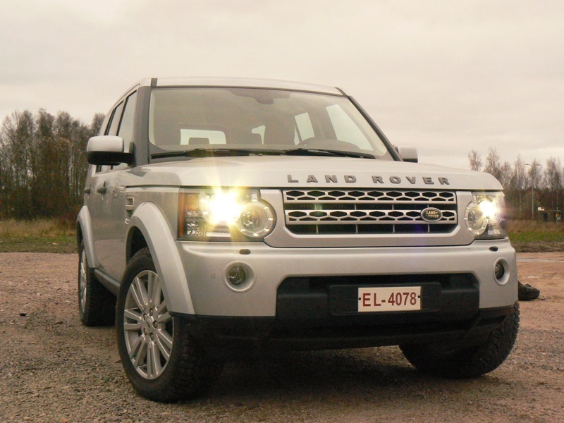 Autoesittely Land Rover Discovery 4 2012