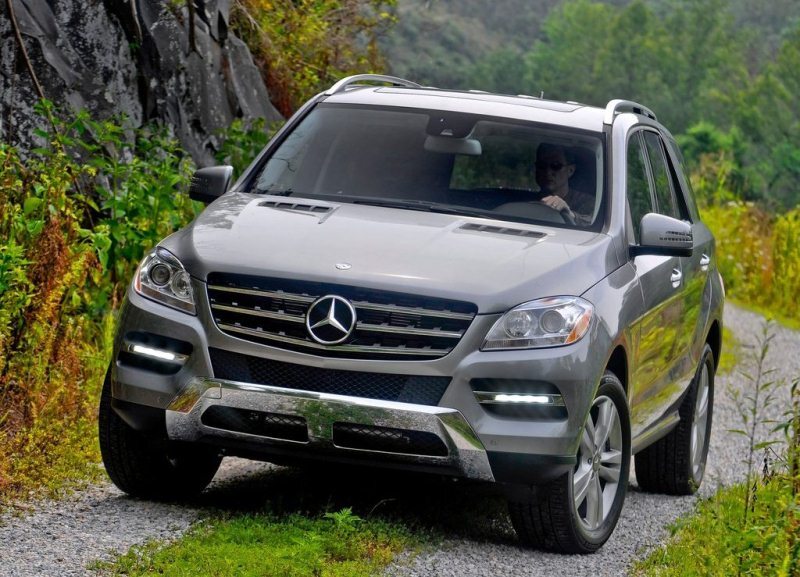 Autoesittely Mercedes-Benz ML 2012
