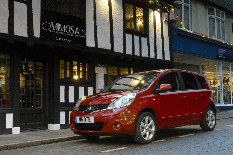Autoesittely: Nissan Note 1.5 dCi Acenta Connect (2009)
