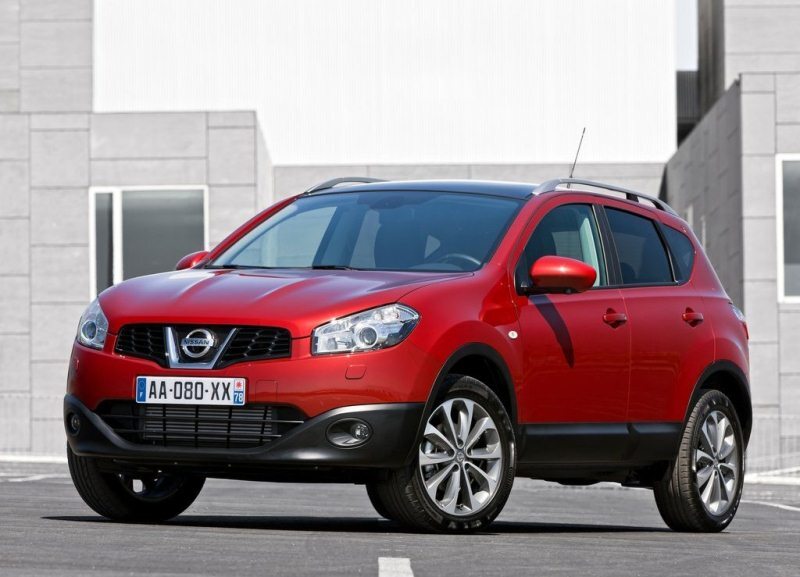 Autoesittely Nissan Qashqai 2012