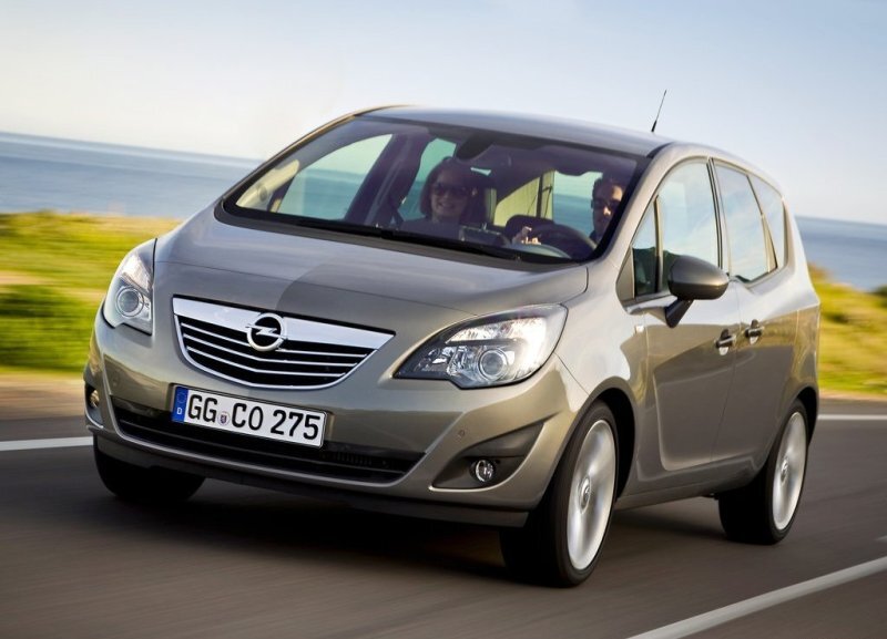 Autoesittely Opel Meriva 2010-2012