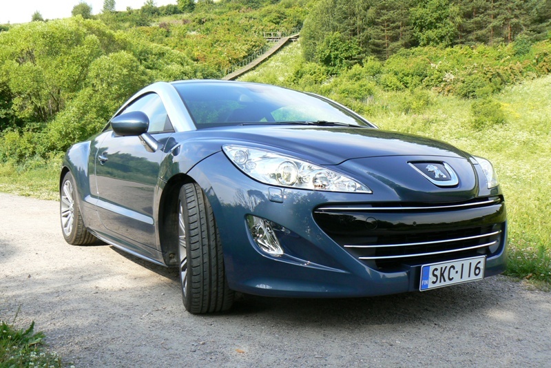 Autoesittely Peugeot RCZ 2010