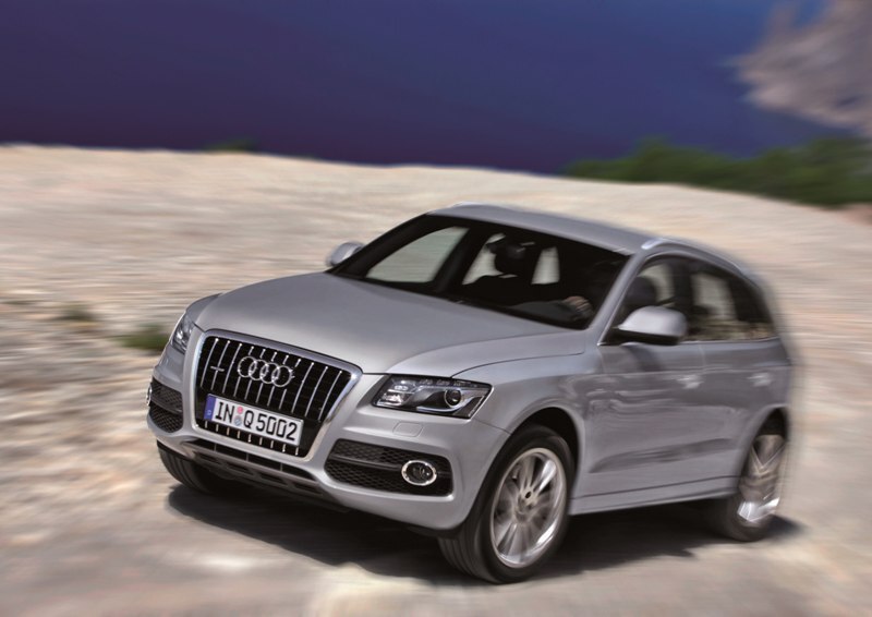 Autoesittely Audi Q5 2010-2011