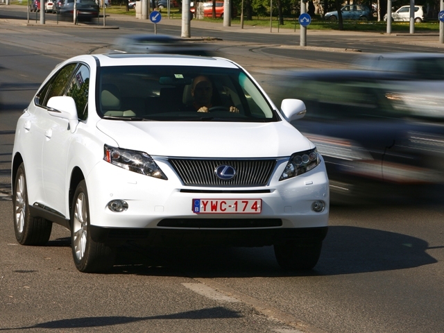 Autoesittely Lexus RX 450h 2009-2010