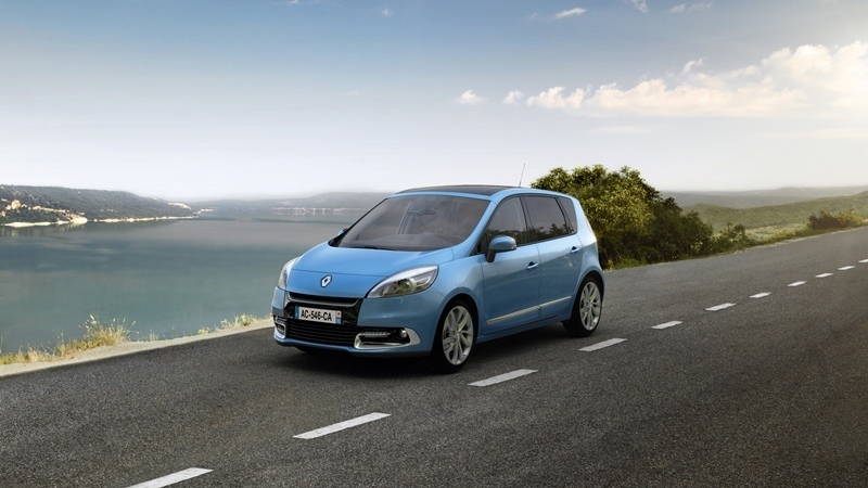 Autoesittely Renault Scenic 2012