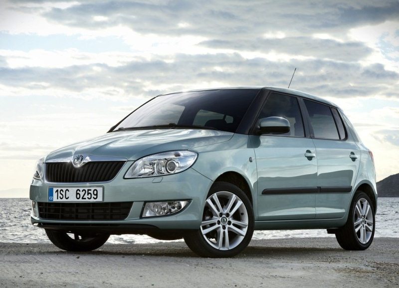 Autoesittely Skoda Fabia 2012