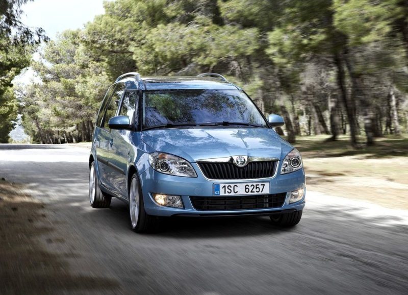 Autoesittely Skoda Roomster 2012
