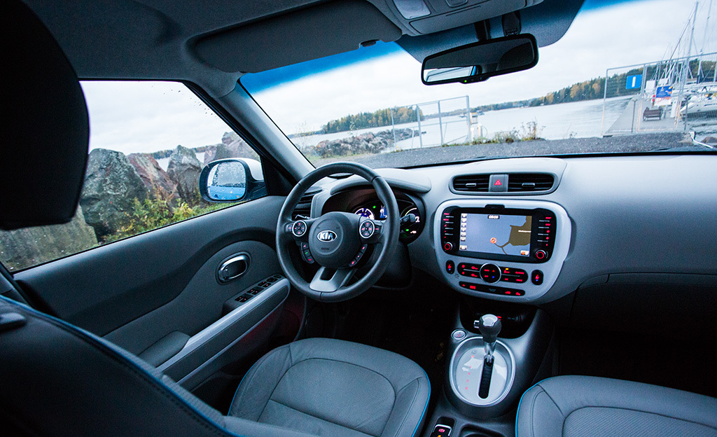 Kia Soul EV täyssähköauton ohjaamo
