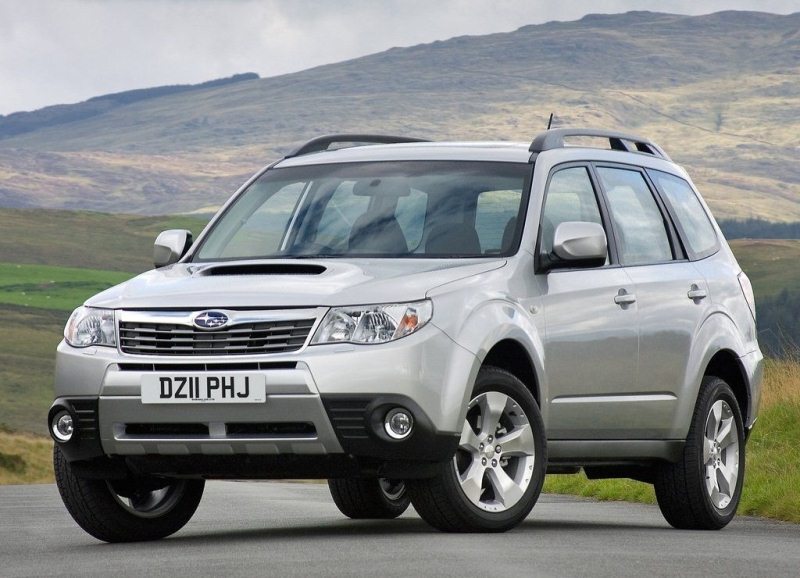 Autoesittely Subaru Forester 2012