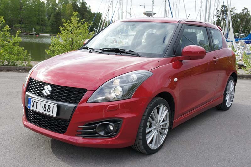 Autoesittely Suzuki Swift Sport 2012