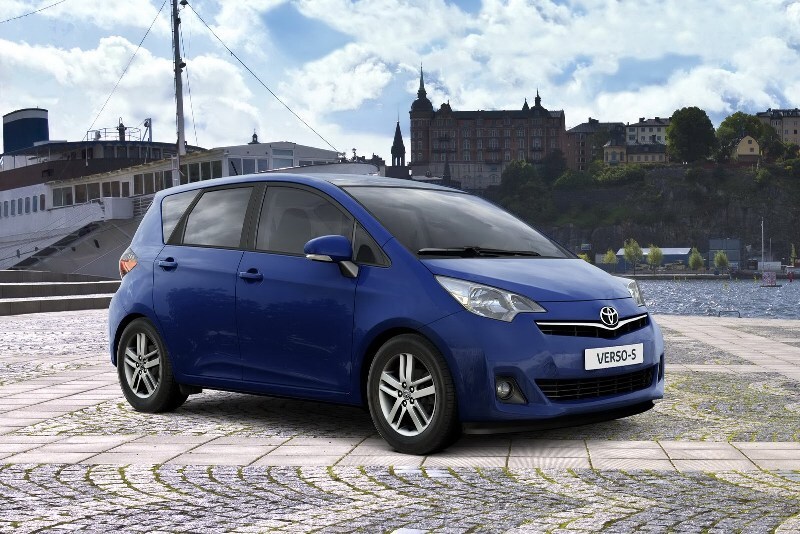 Autoesittely Toyota Verso-S (2011)
