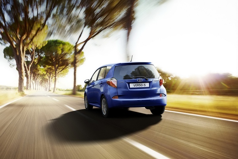 Autoesittely Toyota Verso-S 2012