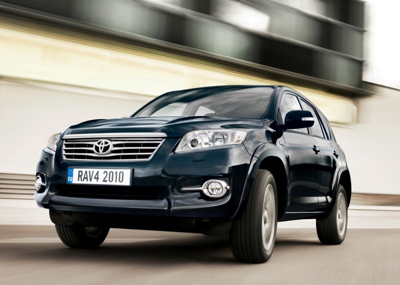 Autoesittely Toyota RAV4 2010-2011