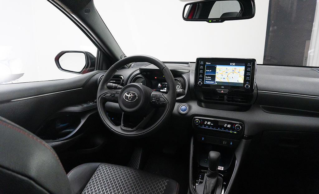 Toyota Yaris 2020 ohjaamo