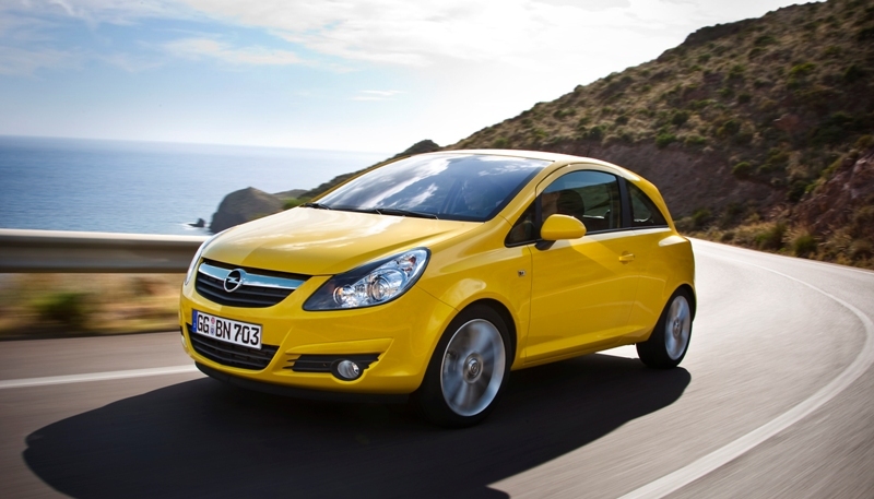 Autoesittely Opel Corsa 2010-2011