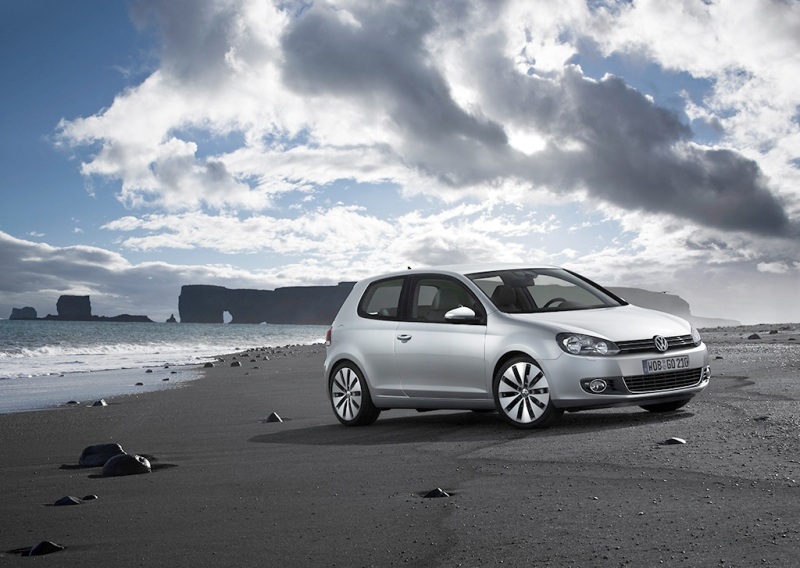 Autoesittely Volkswagen Golf 2008-2012