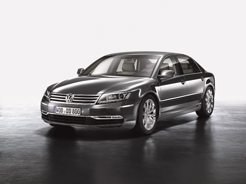 Autoesittely Volkswagen Phaeton 2012