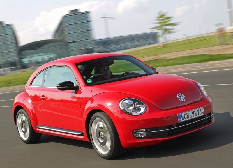 Autoesittely Volkswagen Beetle (2012)