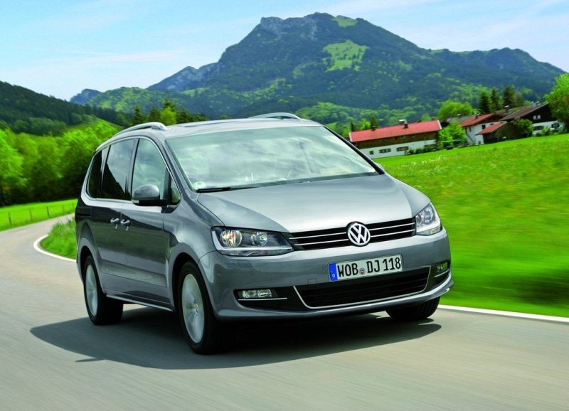 Autoesittely Volkswagen Sharan 2012