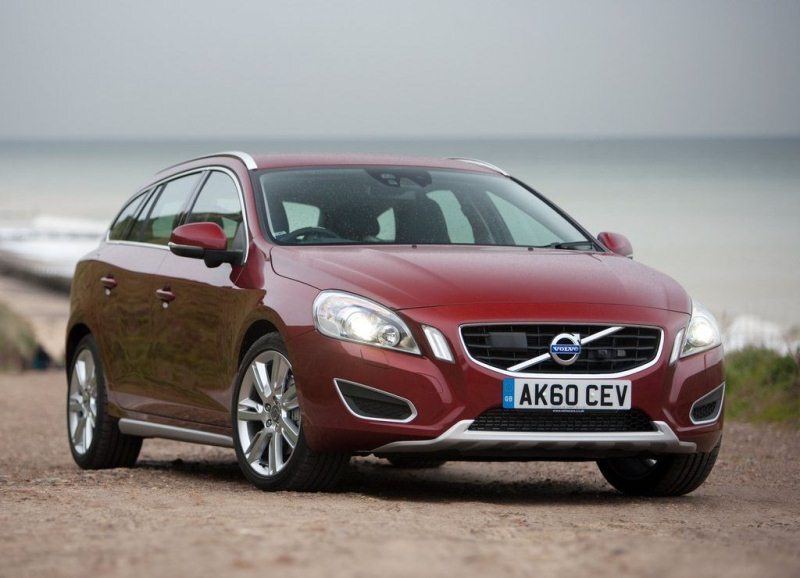 Autoesittely Volvo V60 2012
