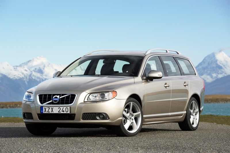 Autoesittely Volvo V70 2012