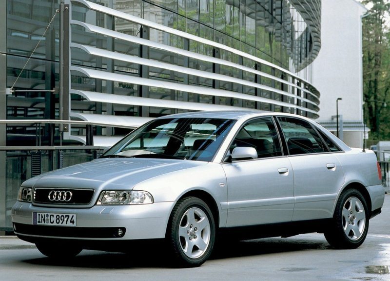 Autoesittely Audi A4 1994-2001