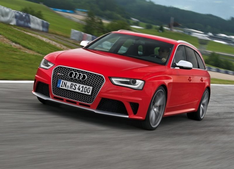 Autoesittely Audi RS 4 Avant 2013