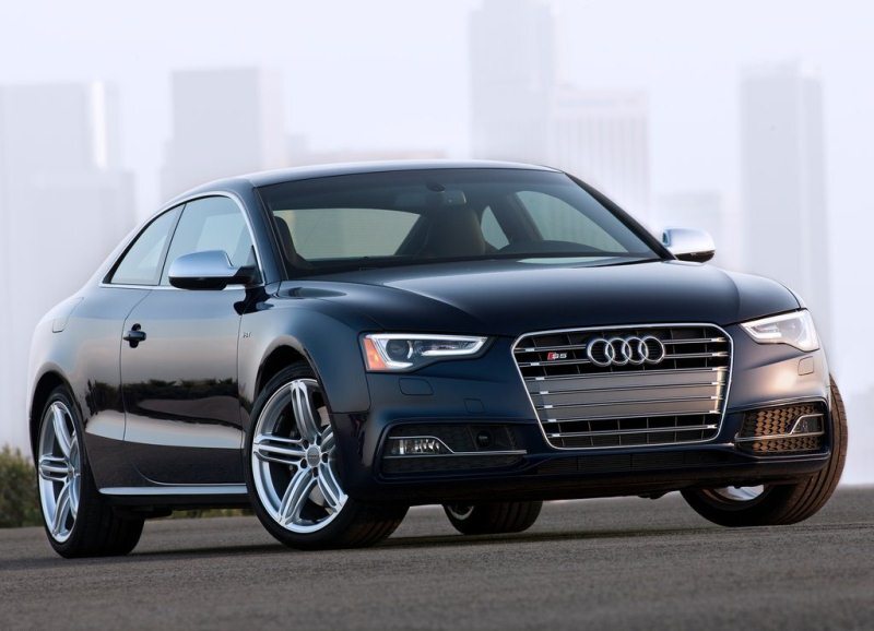 Autoesittely Audi S5/RS5 2013